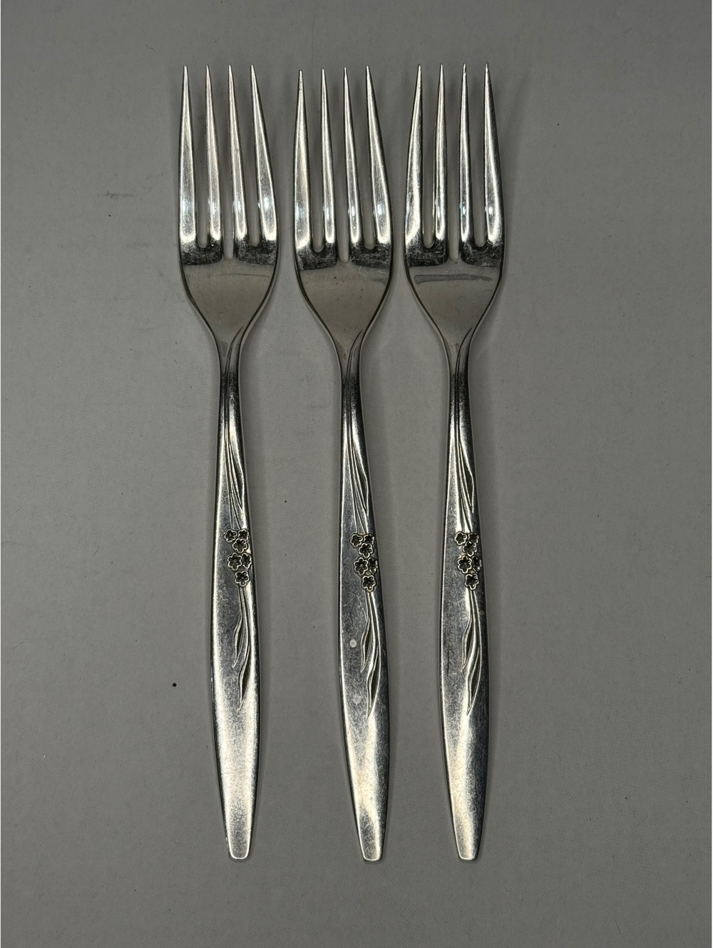 Vintage Oneida Community Enchantment Gentle Rose Silverplate 3 Dinner Fork Lot